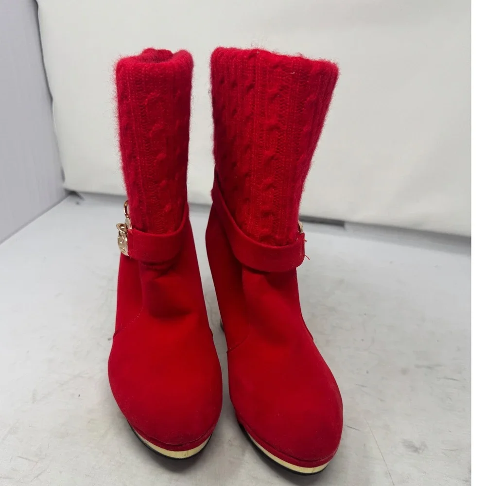 🔥Vero Cuoio🚨💛❤️Faux Suede Cable Knit Cuff Ankle Boots Gold Chain Heart Charm‎